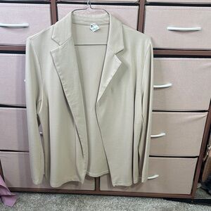 Elegant Cream Women's Blazer